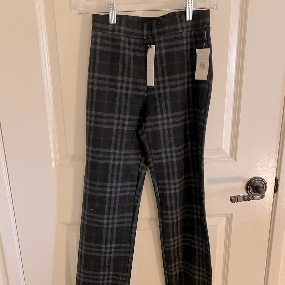 Women’s plaid pant. Size XS. Never worn.
